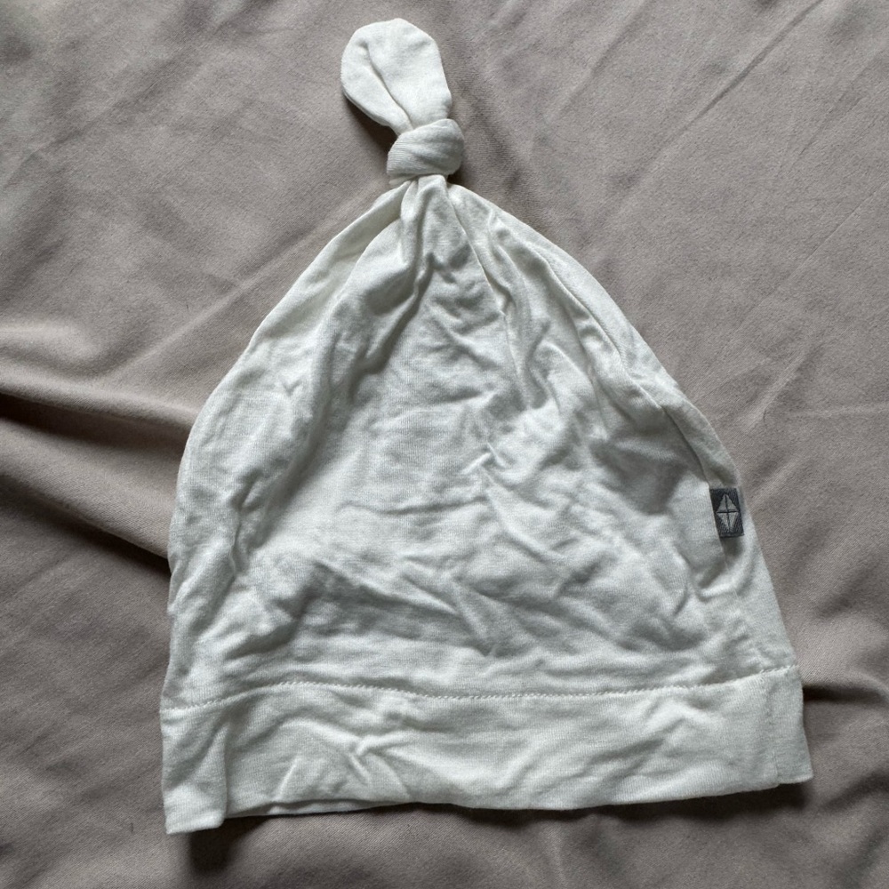 Kyte Baby White Knotted Beanie